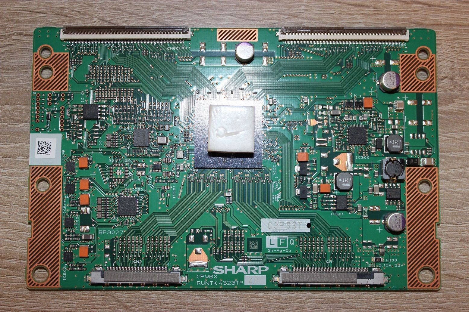 T-Con Karte Sharp CPWBX RUNTK 4323TP ZP aus LCD TV Philips 42PFL8404H